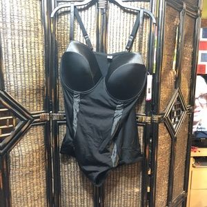 NWT shapewear